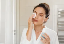 De ce demachiantul pentru ochi cere mai multă blândețe decât restul feței De ce demachiantul pentru ochi cere mai multă blândețe decât restul feței